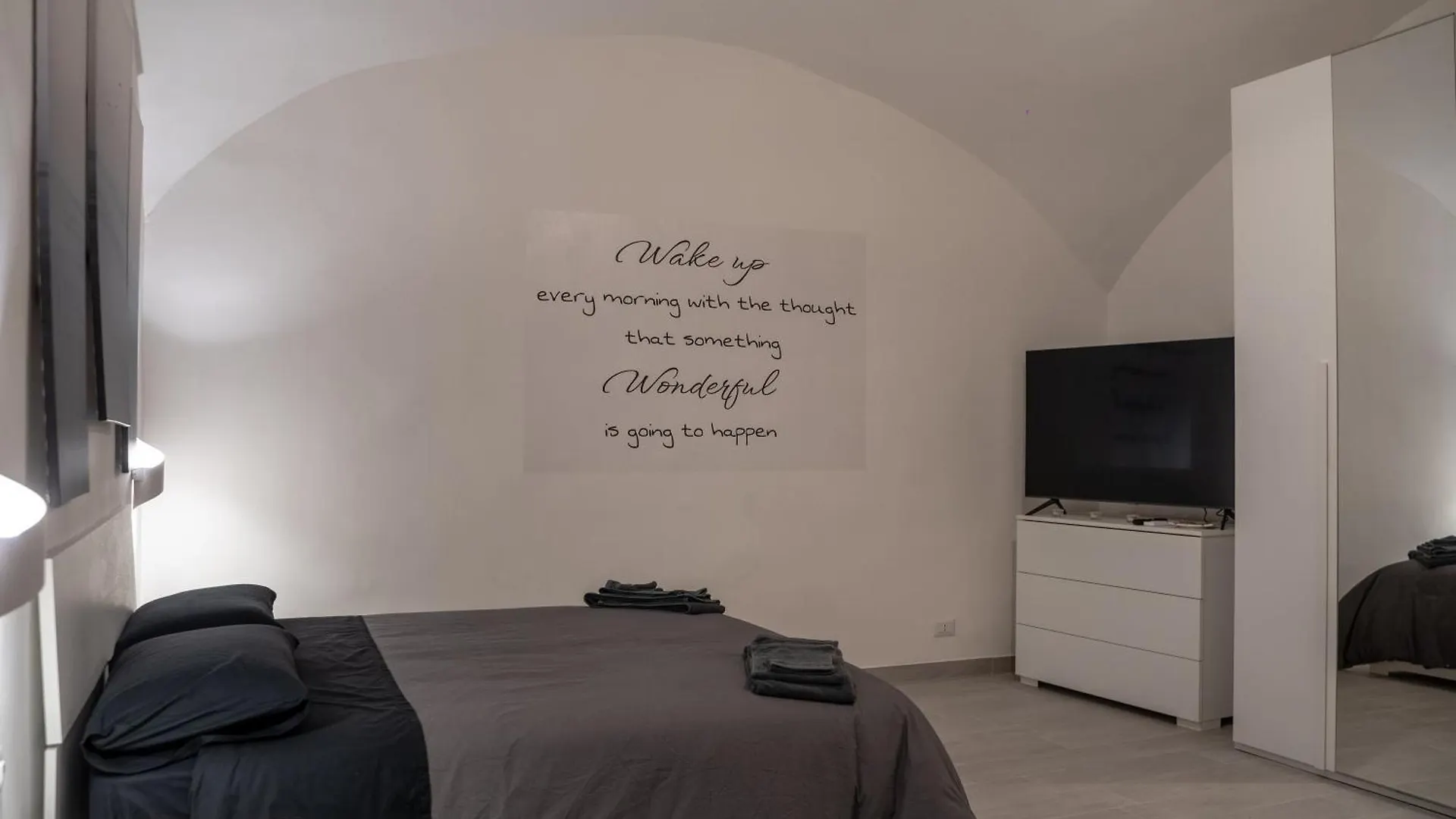 Dietro Al Plebiscito Luxury Suite Naples Apartment