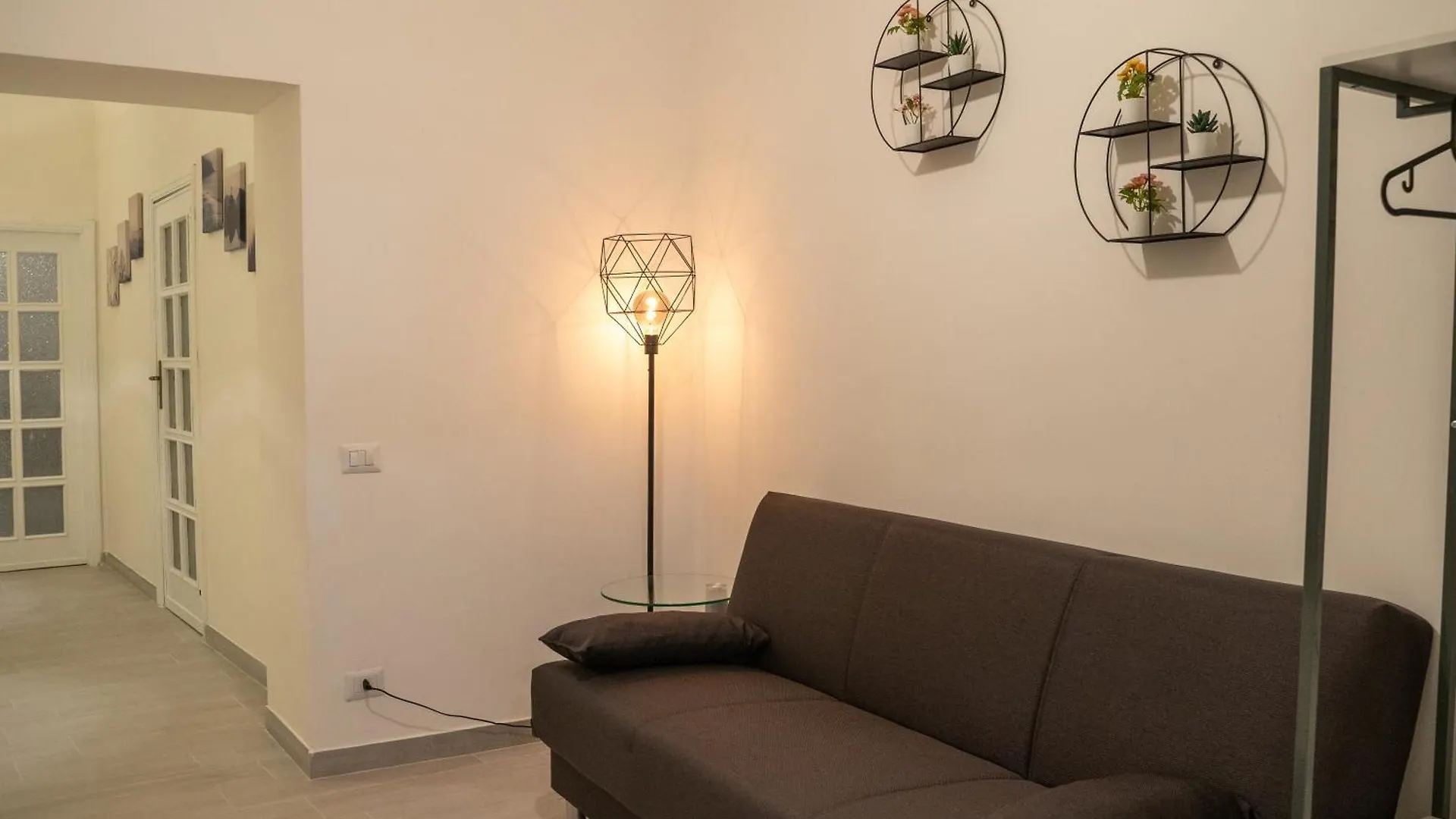 Apartment Dietro Al Plebiscito Luxury Suite Naples Italy
